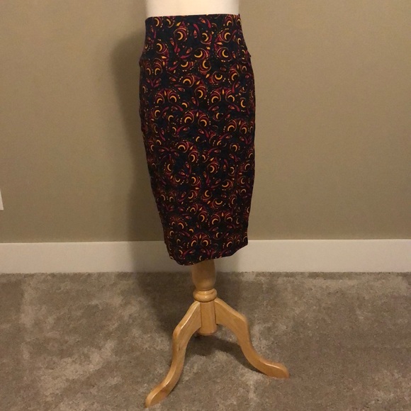 LuLaRoe Dresses & Skirts - LulaRoe Owl Skirt XS